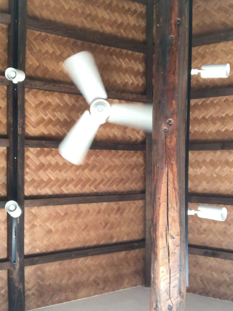 以前住んだデザイナーズ借家の勾配天井