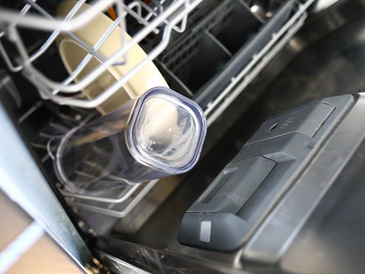 洗剤ケースのフタを塞いでしまう配置