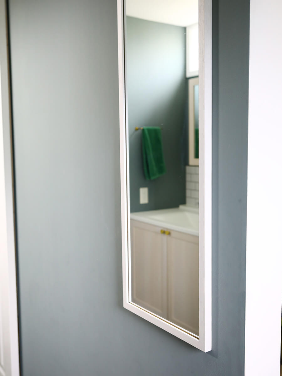 laundry-room-wall-mirror