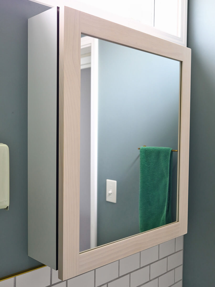 ウッドワンのミラーキャビネット