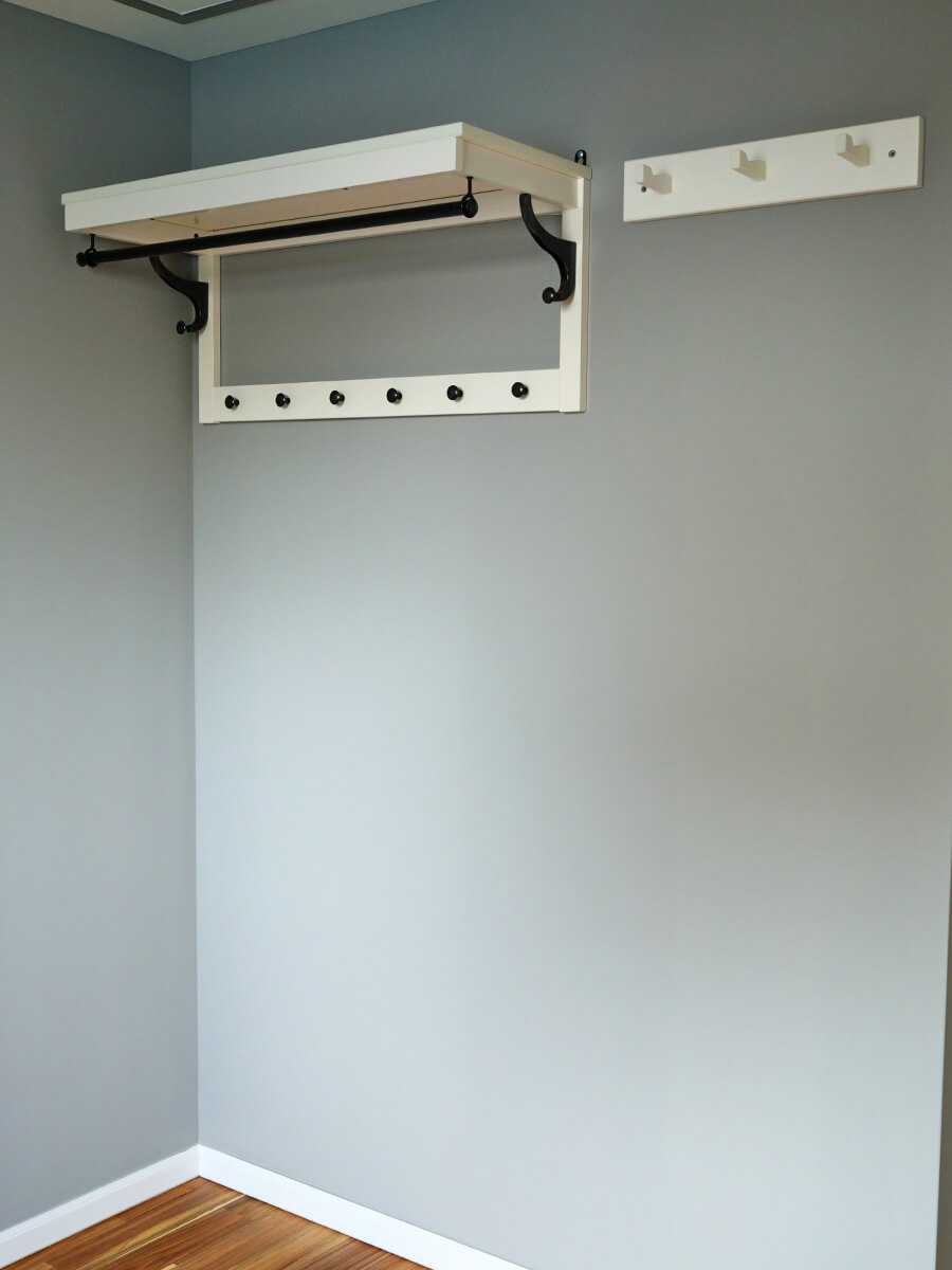 夫の4.3畳の部屋に取り付けたIKEAの壁面収納