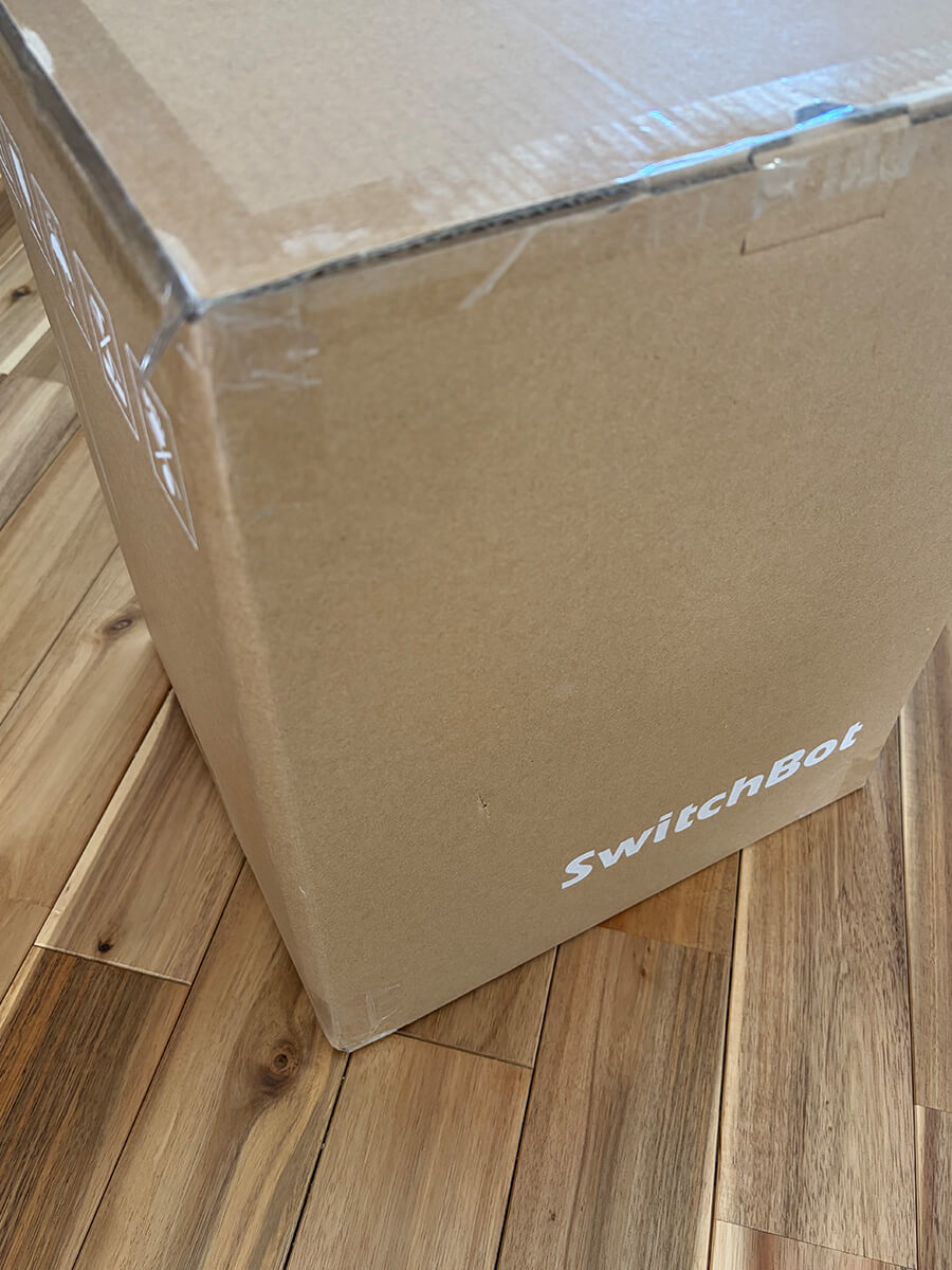 修理から戻ってきたSwitchBot K10+の箱