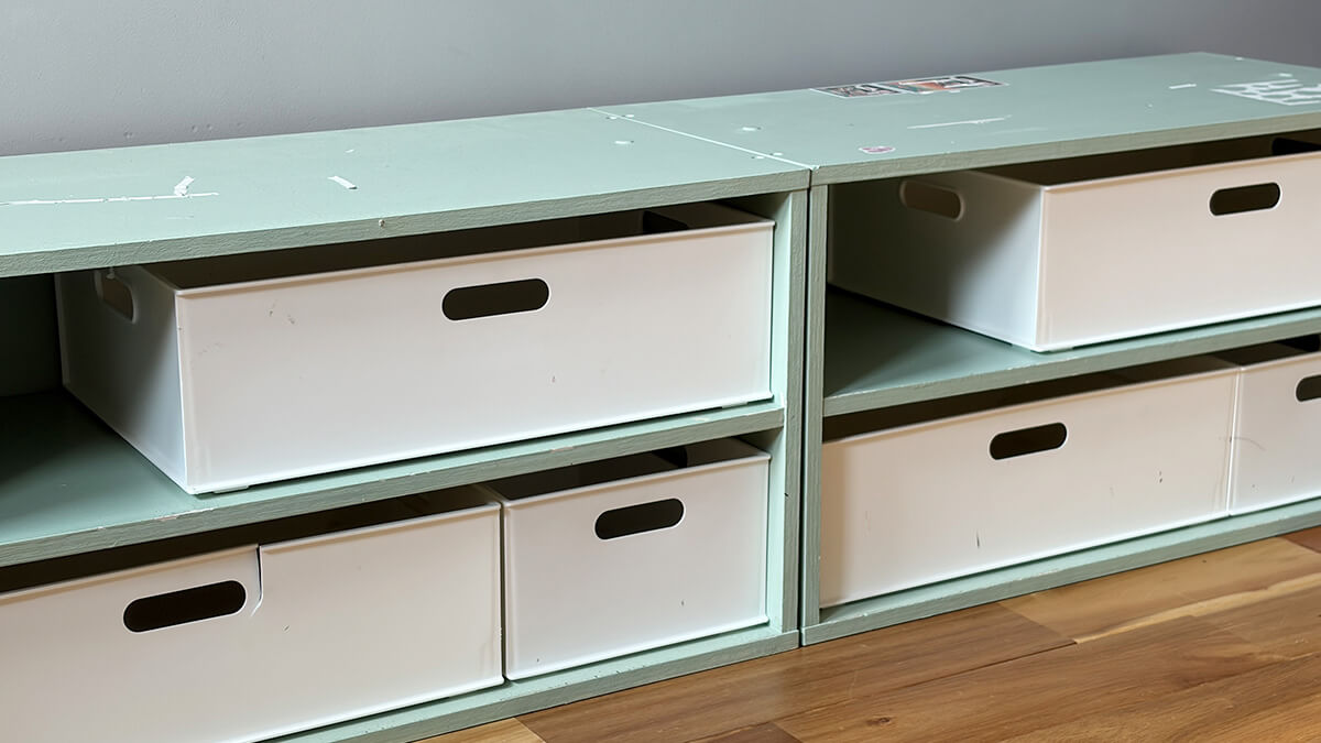 子ども部屋で使っていたグリーンに塗装したカラーボックス