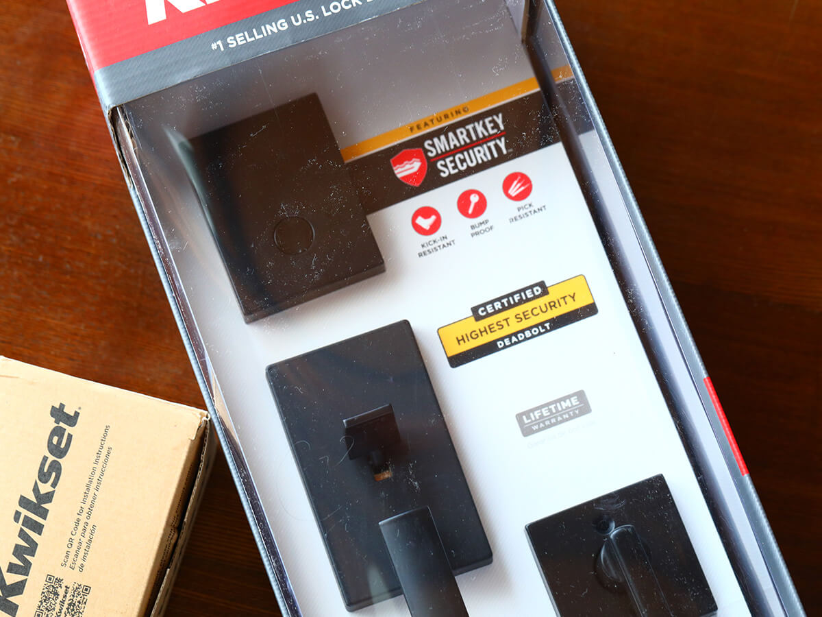 Kwikset San Clementeと追加購入したデッドボルトのパッケージ